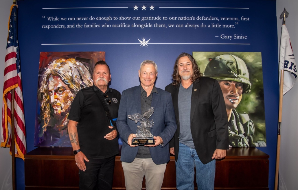 GARY SINISE FORMALLY ACCEPTS CHARLIE DANIELS PATRIOT AWARD Nashville